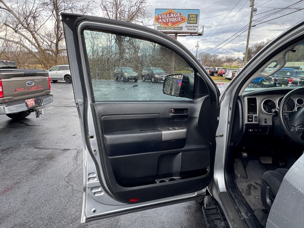 Toyota Tundra Tundra-Grade Double Cab 4.6L 4WD 2012