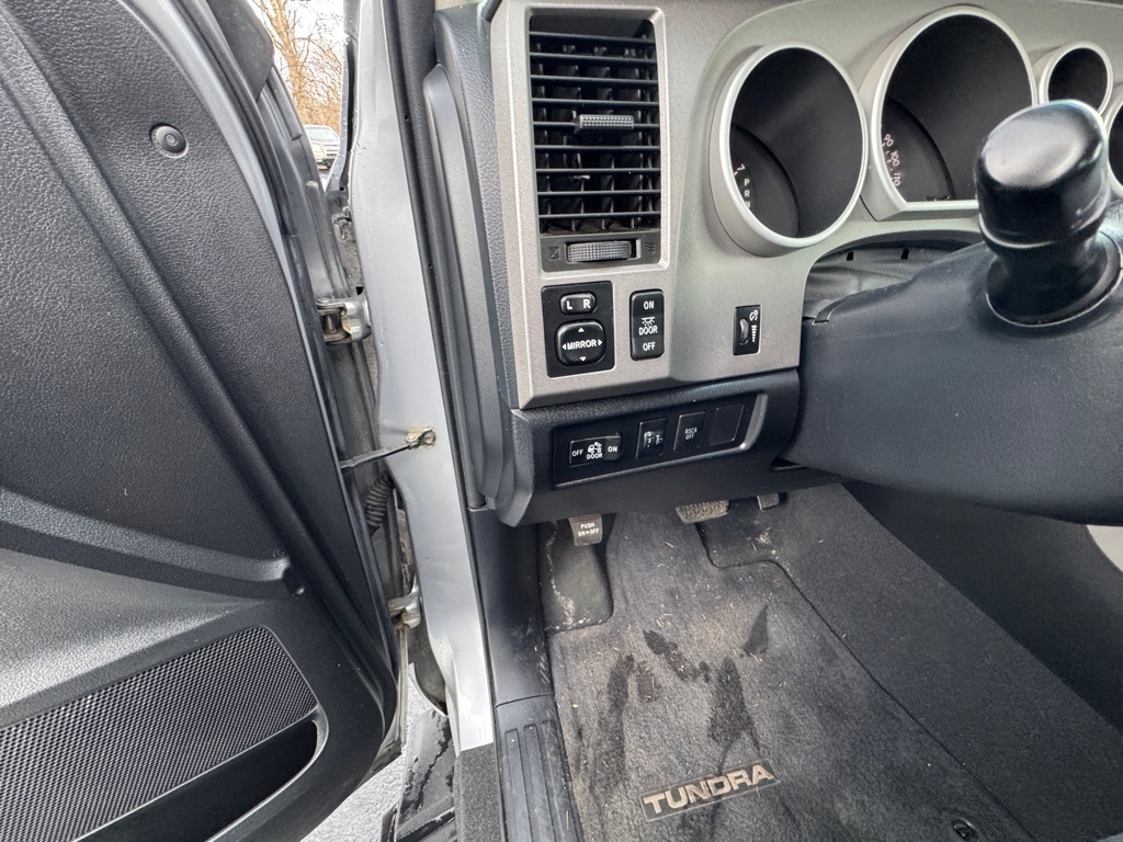 Toyota Tundra Tundra-Grade Double Cab 4.6L 4WD 2012