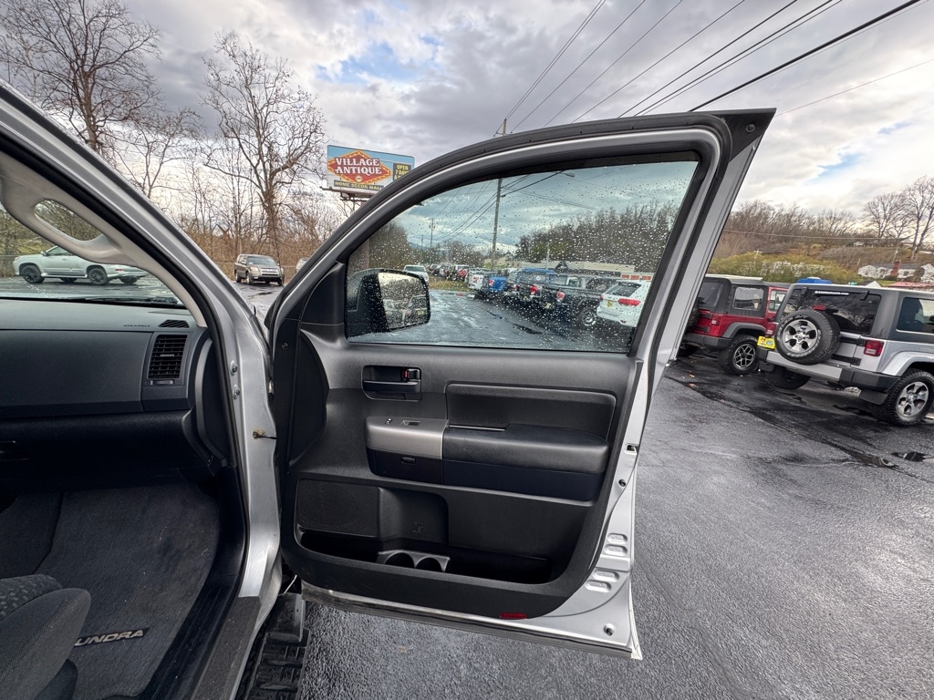 Toyota Tundra Tundra-Grade Double Cab 4.6L 4WD 2012