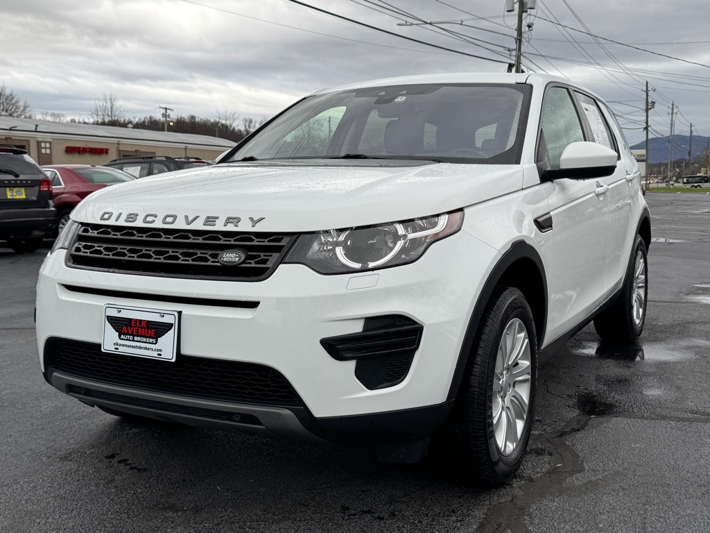 2019 Land Rover Discovery Sport SE photo 2