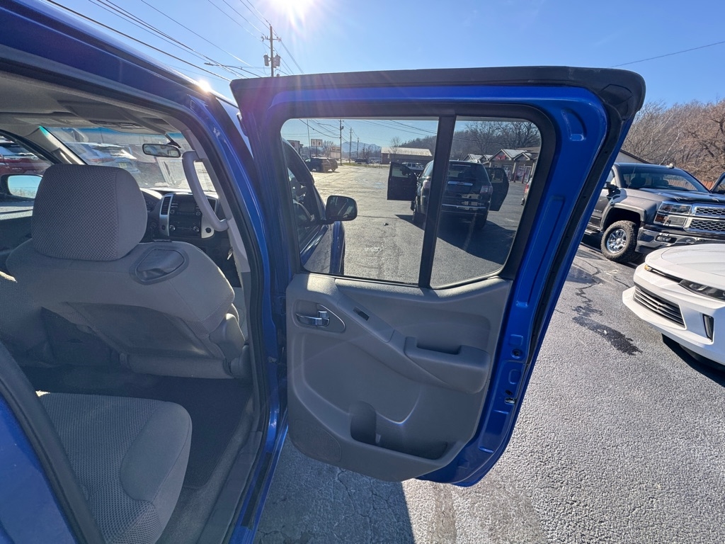 Nissan Frontier SL Crew Cab 4WD 2014