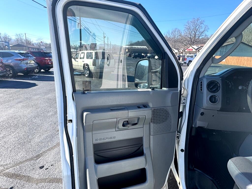 Ford Econoline E-250 2012