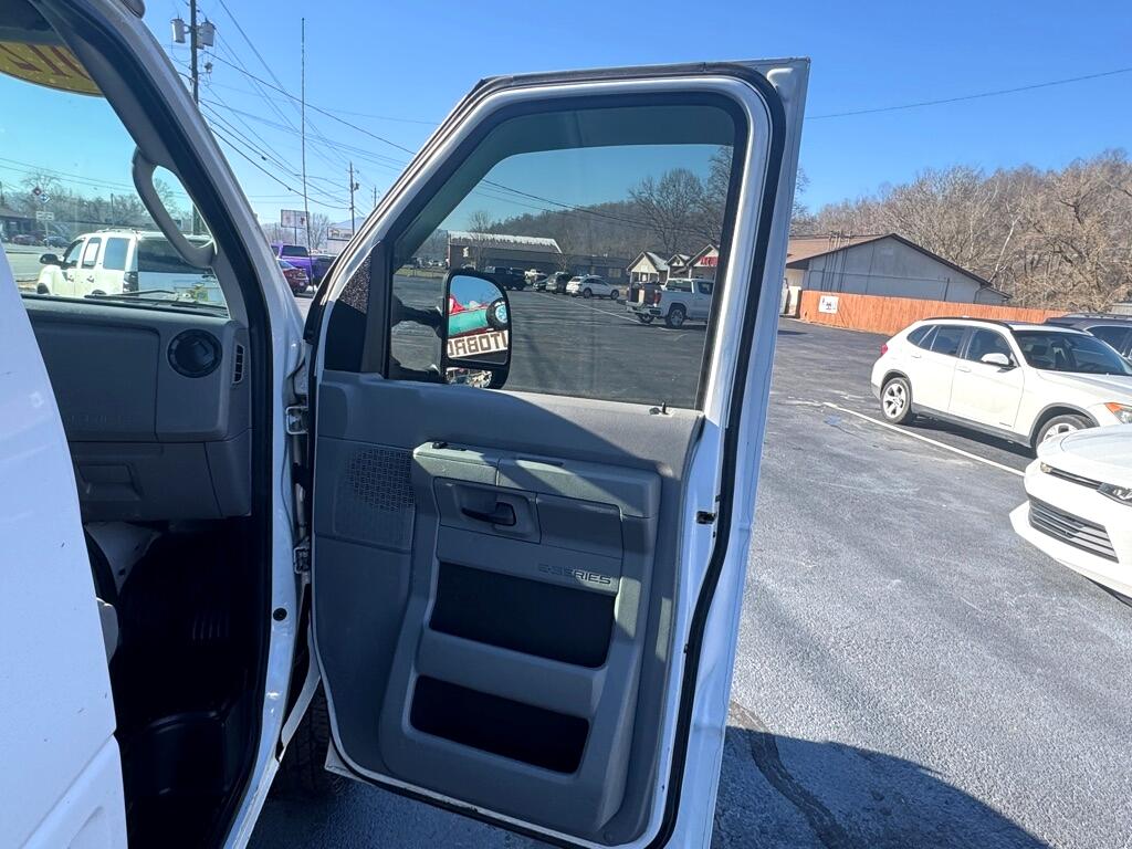 Ford Econoline E-250 2012