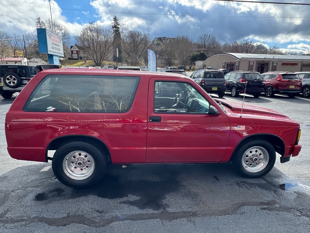 Chevrolet S10 Blazer Base 2WD 1987