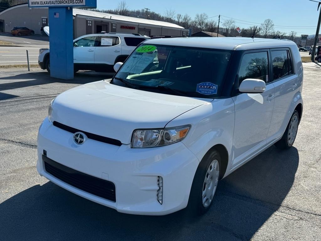 Scion xB 5-Door Wagon 5-Spd MT 2014