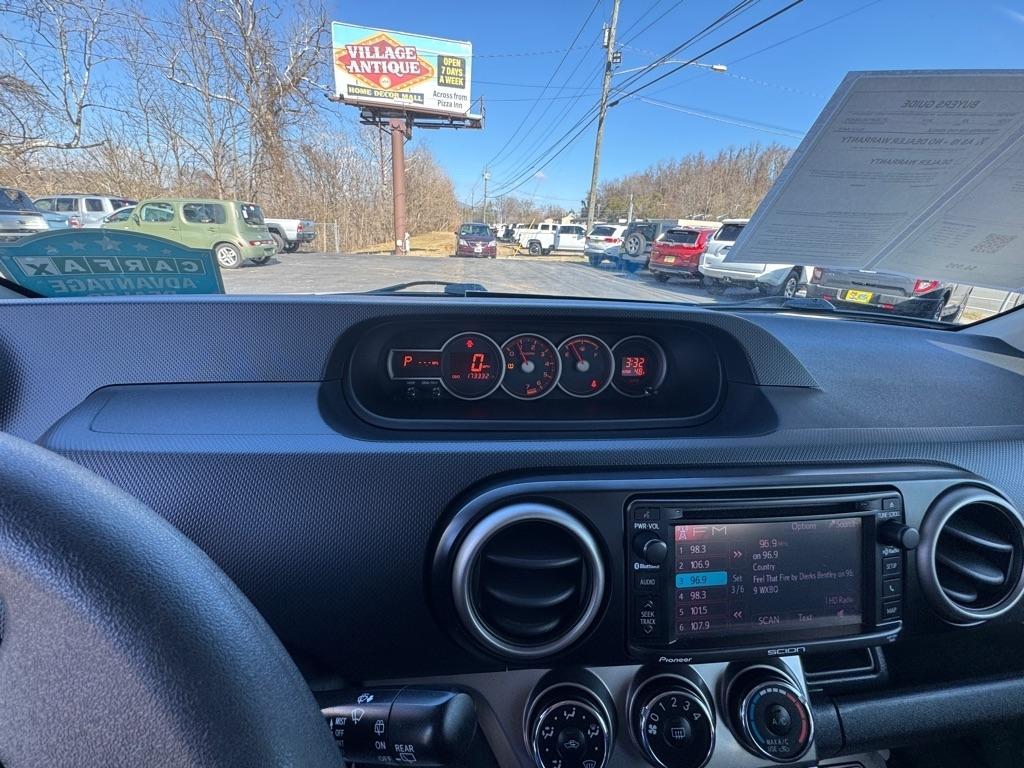 Scion xB 5-Door Wagon 5-Spd MT 2014