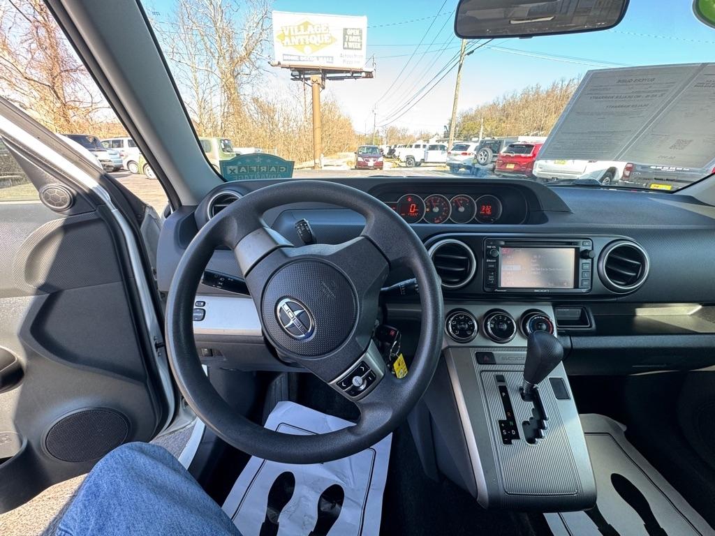 Scion xB 5-Door Wagon 5-Spd MT 2014