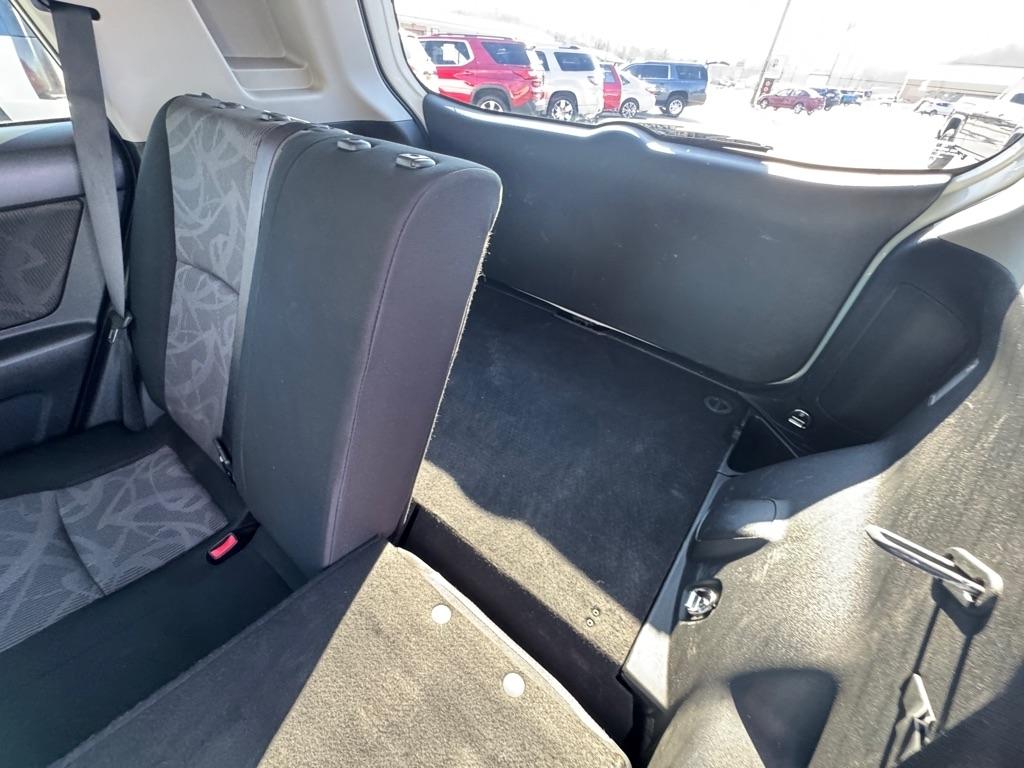 Scion xB 5-Door Wagon 5-Spd MT 2014