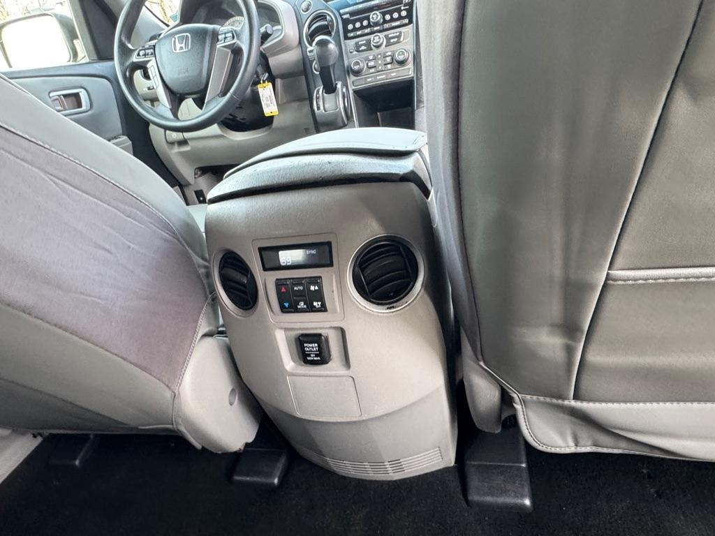 Honda Pilot LX 4WD 5-Spd AT 2015