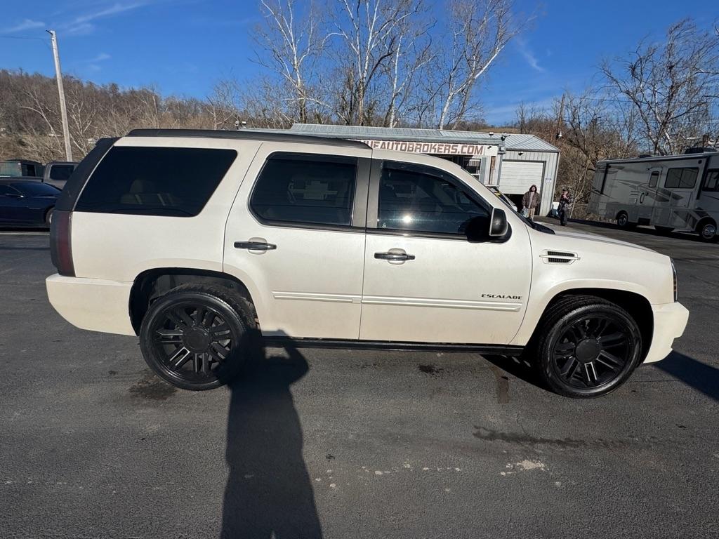 Cadillac Escalade AWD Premium 2012
