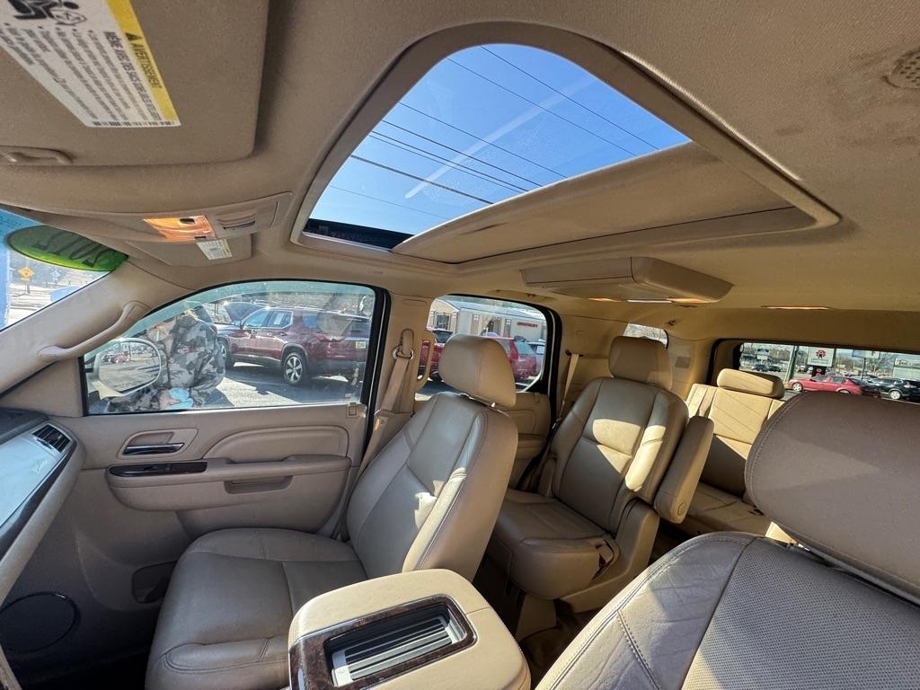 Cadillac Escalade AWD Premium 2012