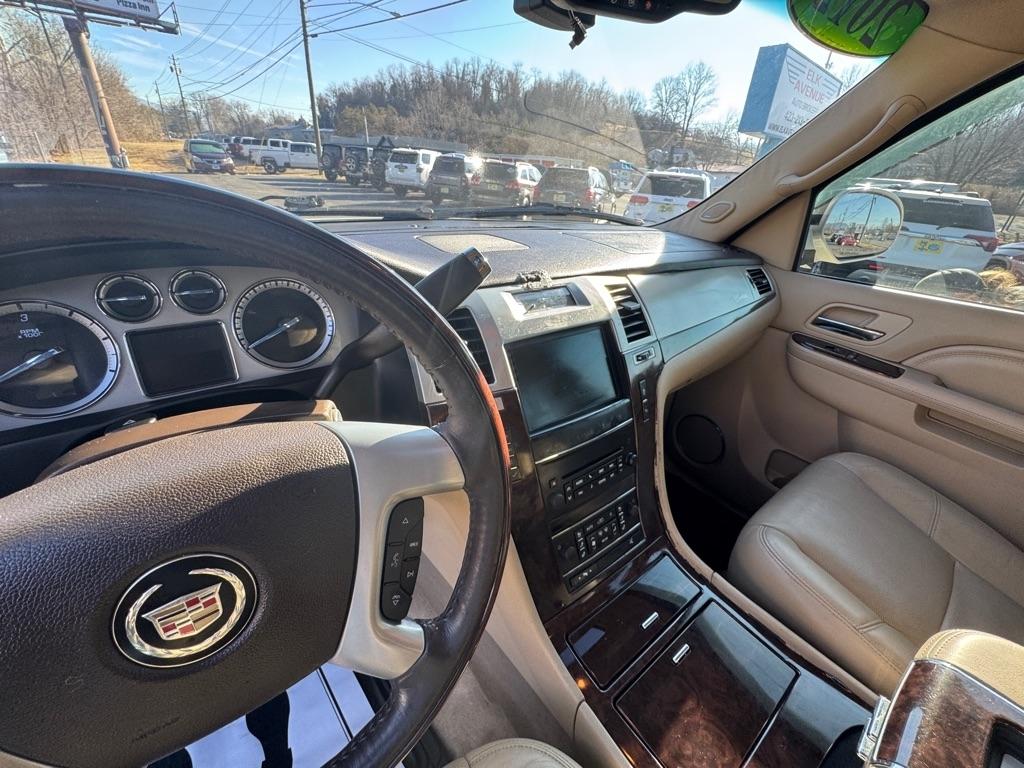 Cadillac Escalade AWD Premium 2012