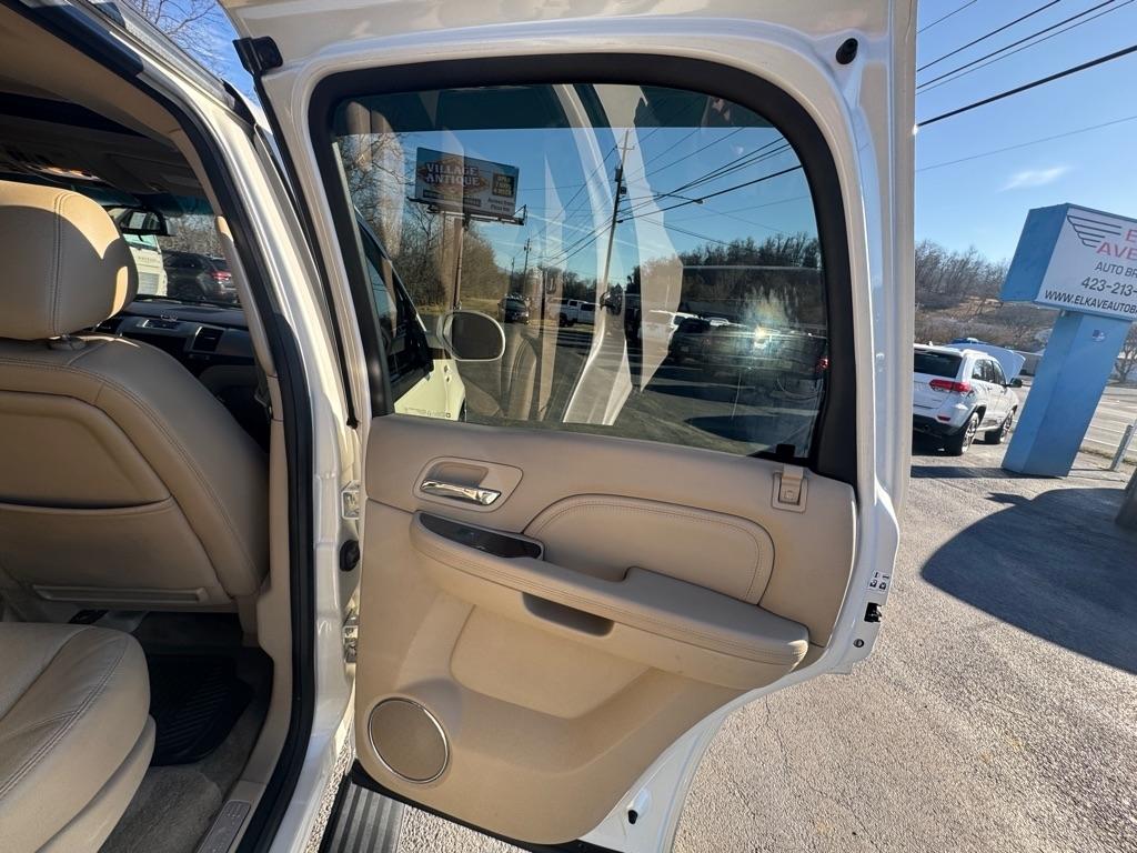 Cadillac Escalade AWD Premium 2012