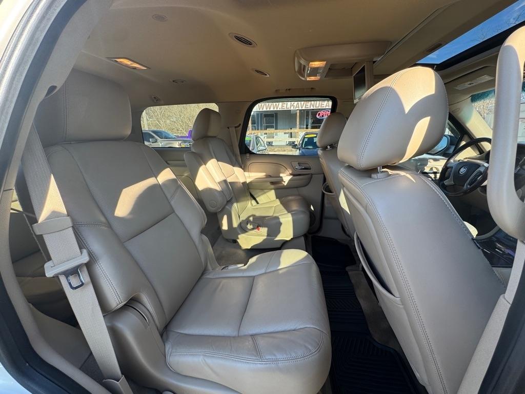 Cadillac Escalade AWD Premium 2012