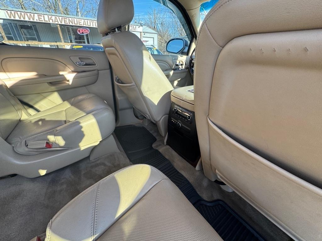 Cadillac Escalade AWD Premium 2012