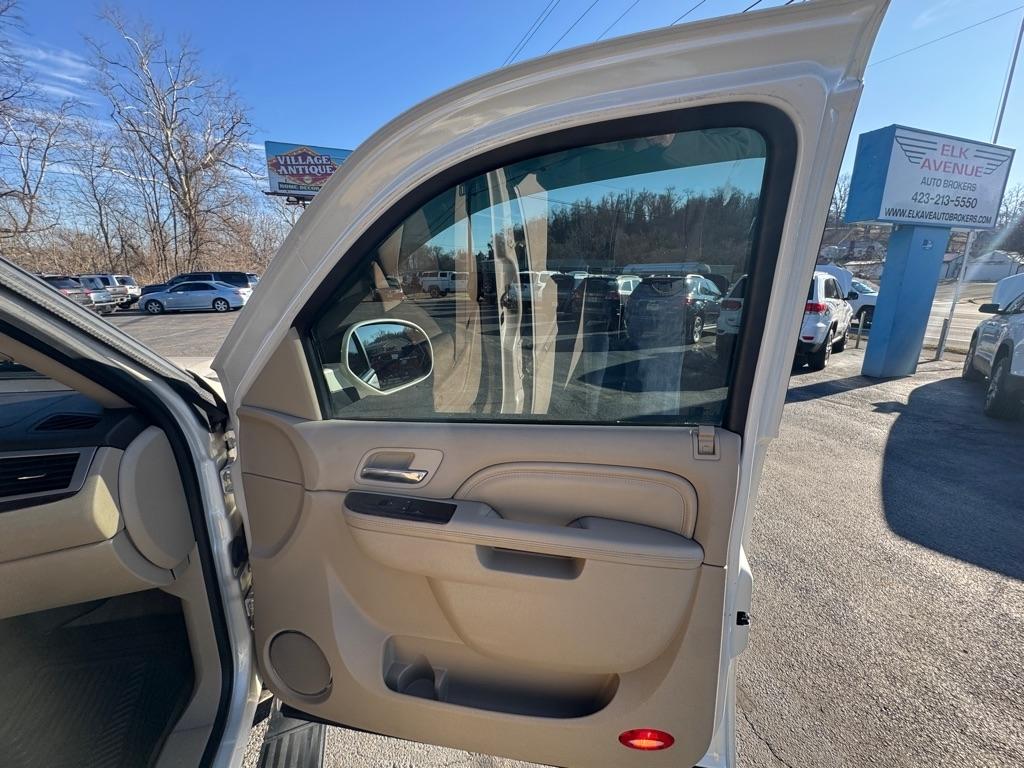 Cadillac Escalade AWD Premium 2012