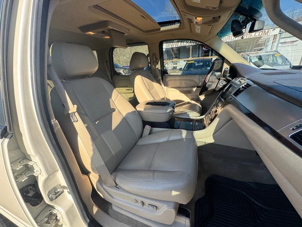 Cadillac Escalade AWD Premium 2012