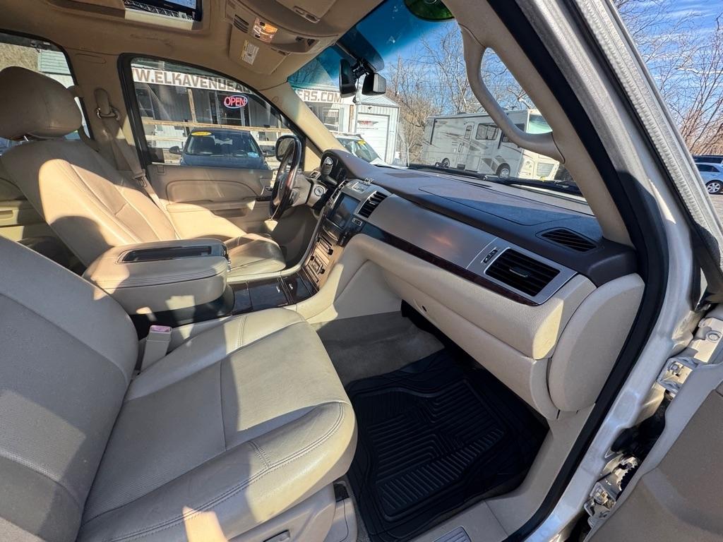 Cadillac Escalade AWD Premium 2012