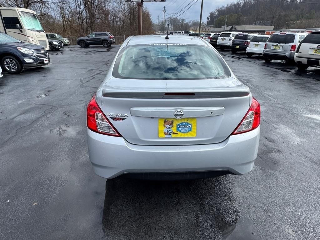 Nissan Versa 1.6 S 5M 2019