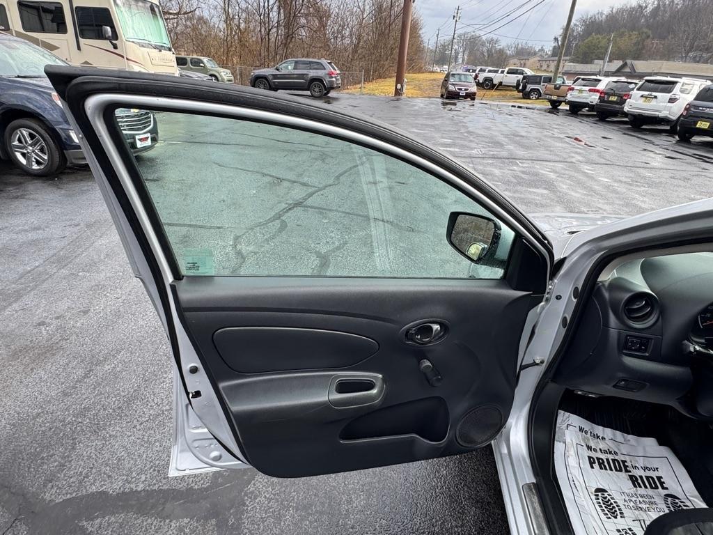 Nissan Versa 1.6 S 5M 2019