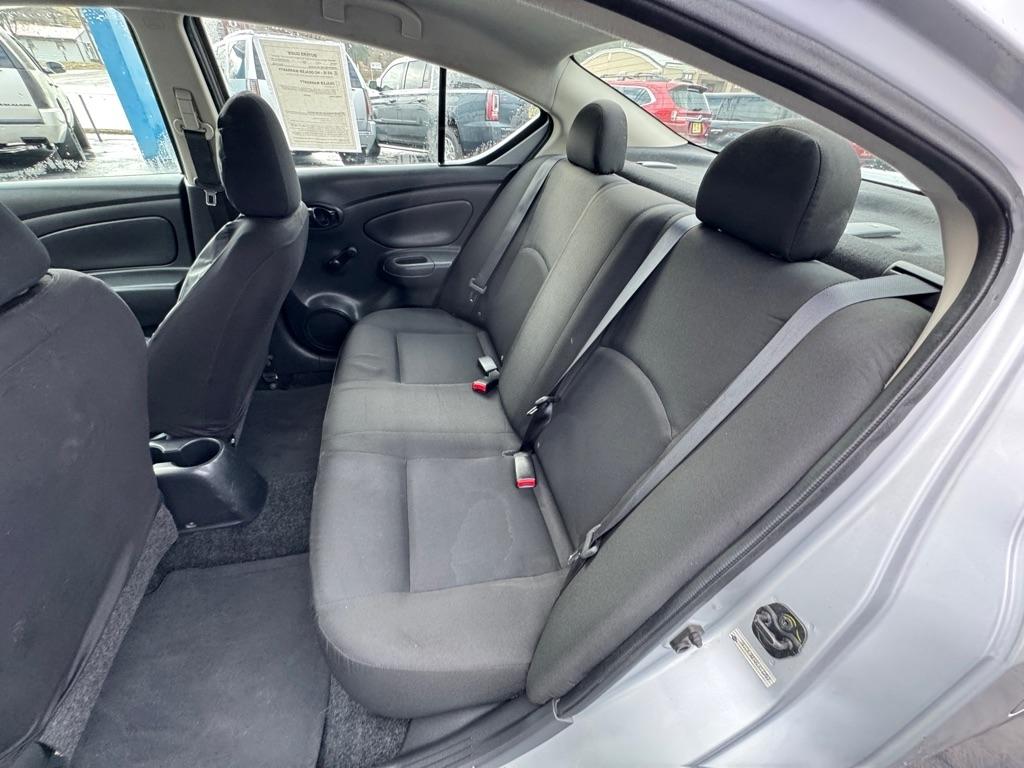 Nissan Versa 1.6 S 5M 2019