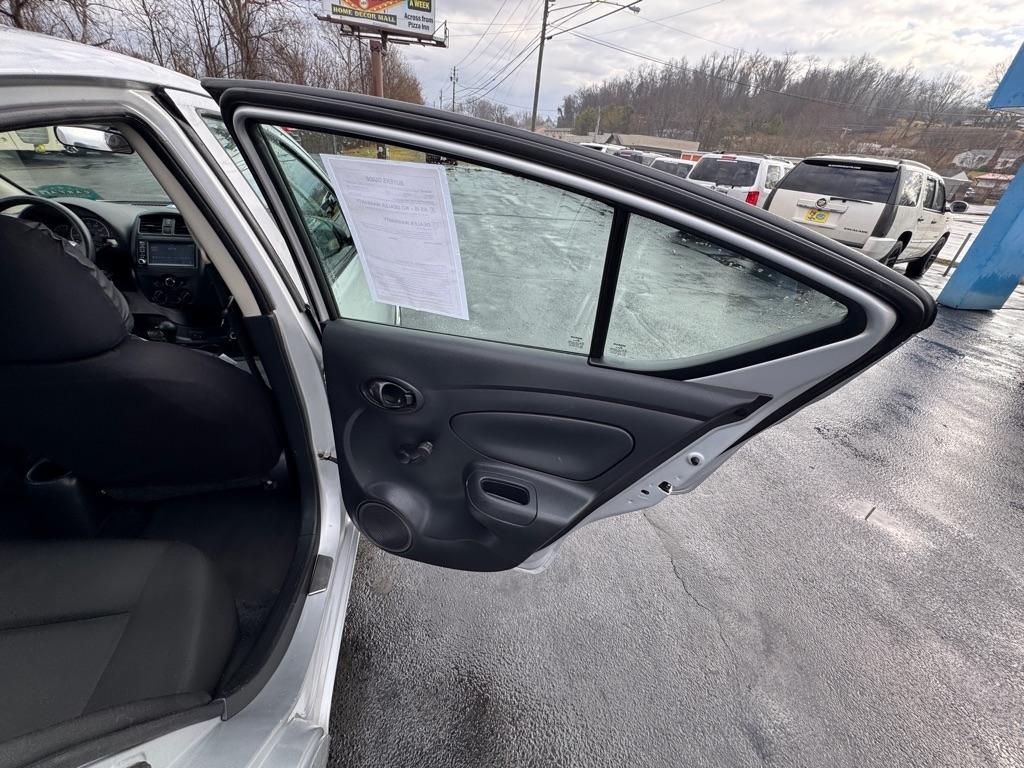 Nissan Versa 1.6 S 5M 2019