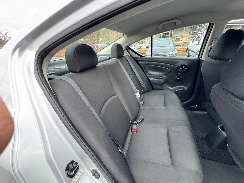 Nissan Versa 1.6 S 5M 2019