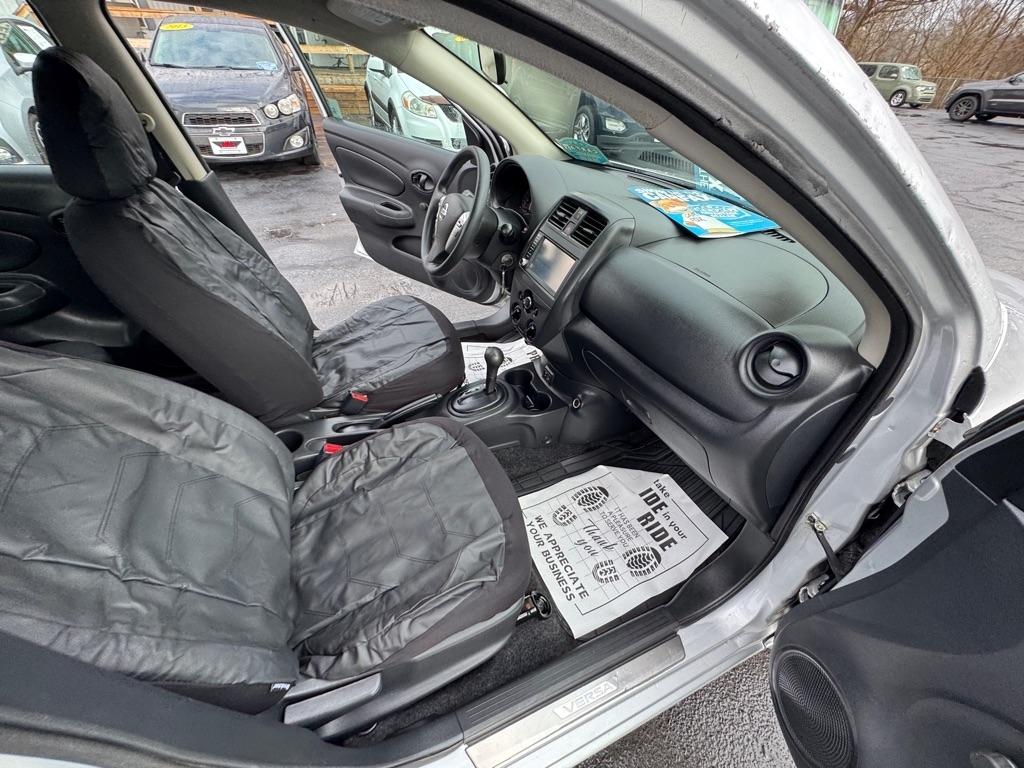 Nissan Versa 1.6 S 5M 2019