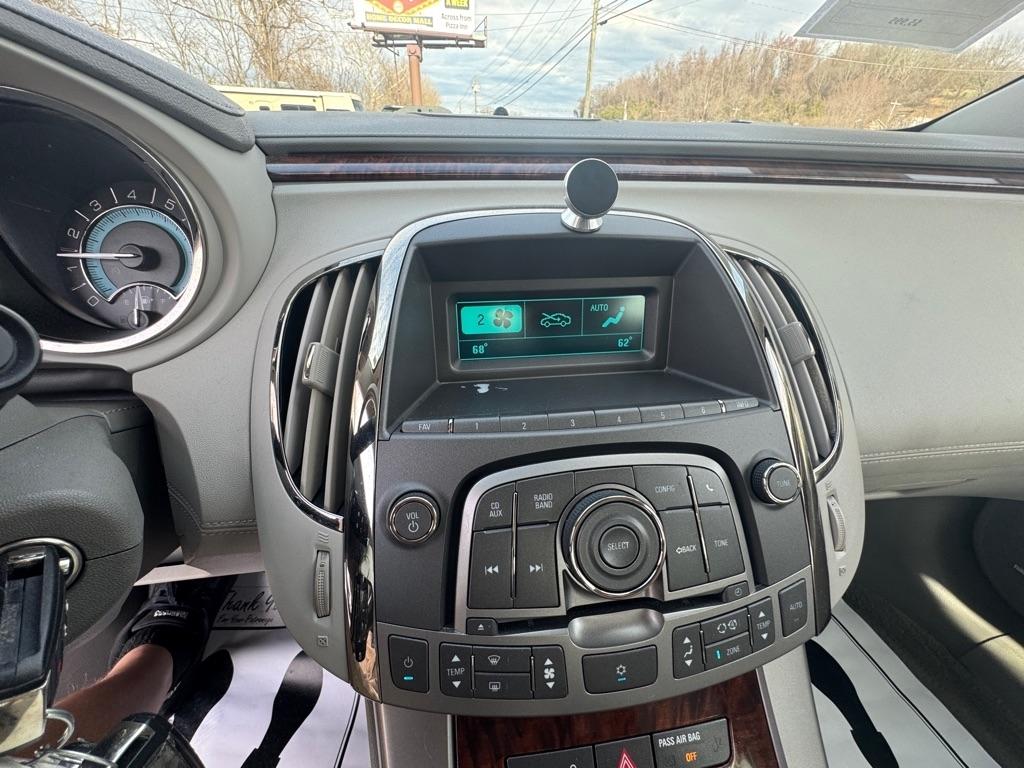 Buick LaCrosse CX 2010