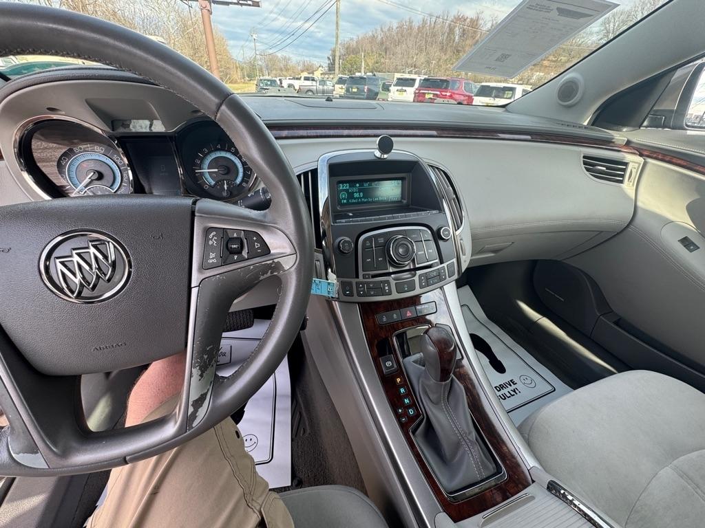 Buick LaCrosse CX 2010
