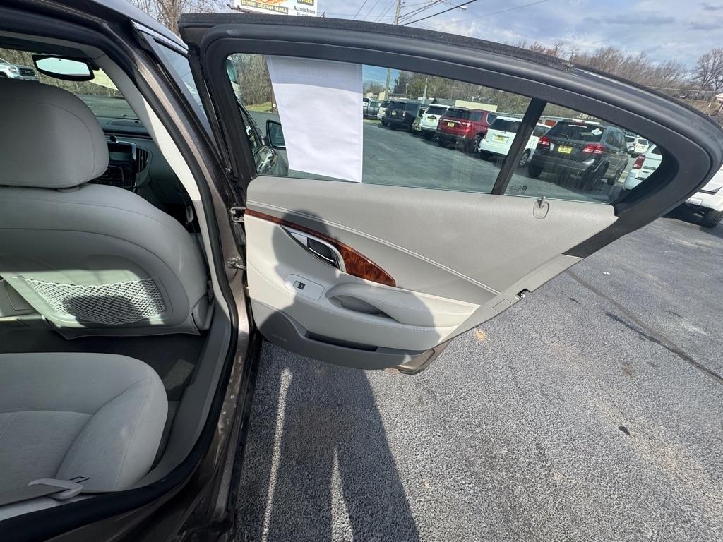 Buick LaCrosse CX 2010