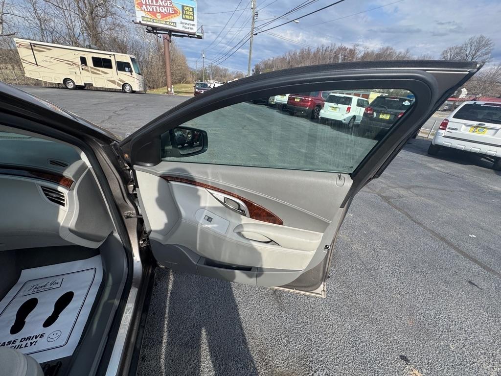 Buick LaCrosse CX 2010
