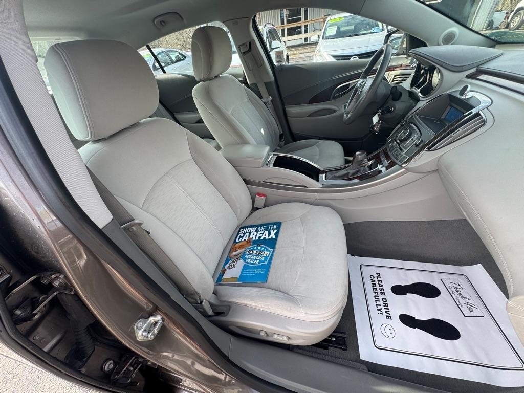 Buick LaCrosse CX 2010