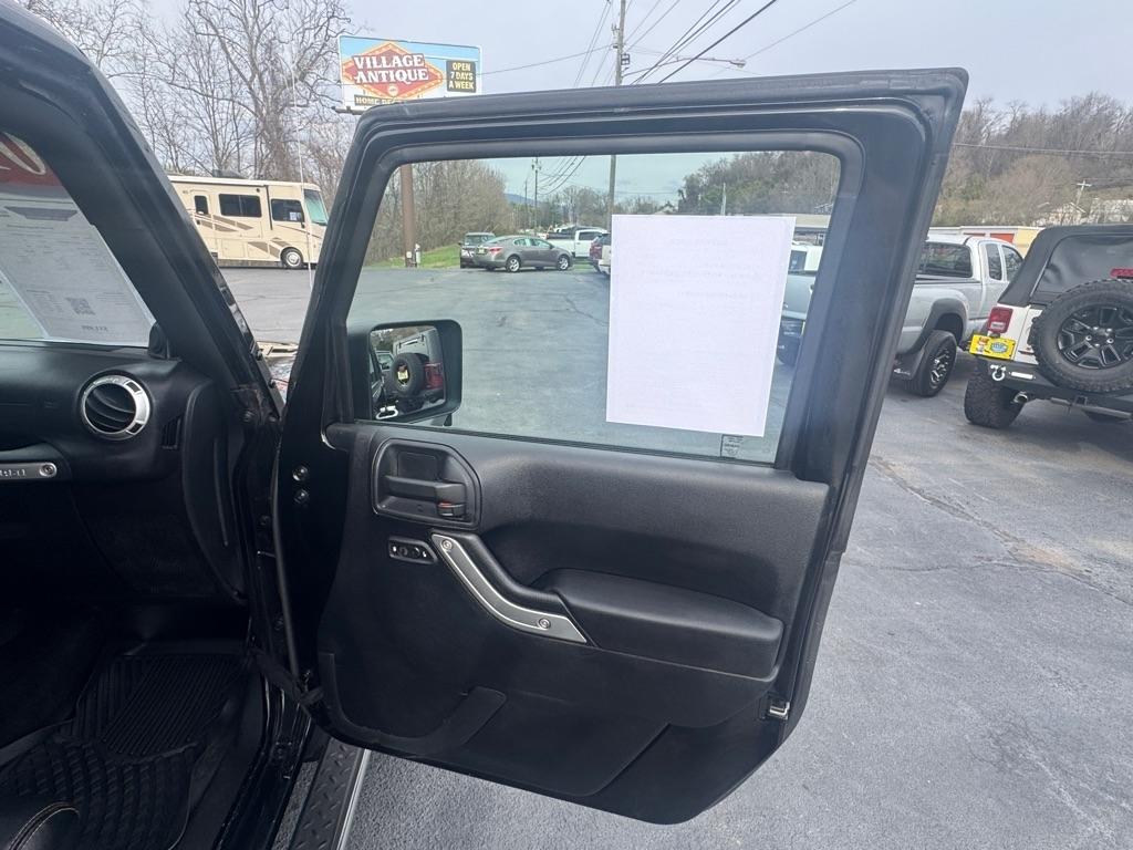 Jeep Wrangler Rubicon 4WD 2011