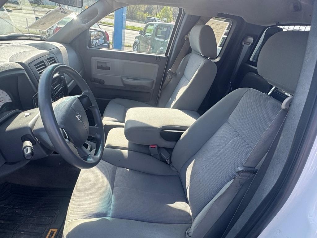 Dodge Dakota 2dr Club Cab 131 4WD ST 2006