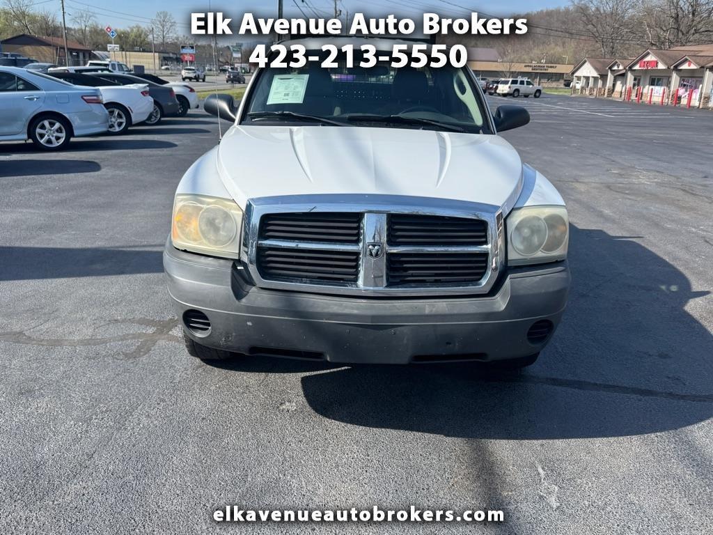 Dodge Dakota 2dr Club Cab 131 4WD ST 2006