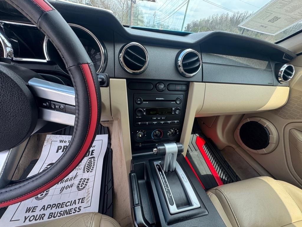 Ford Mustang 2dr Cpe Standard 2006