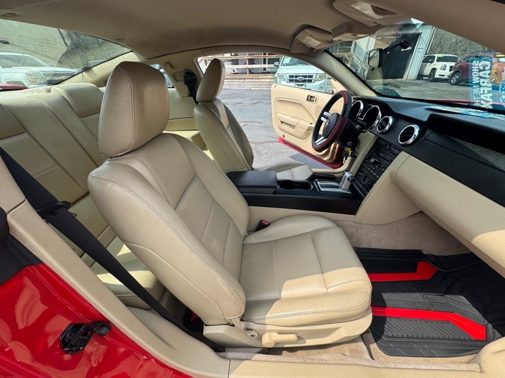 Ford Mustang 2dr Cpe Standard 2006