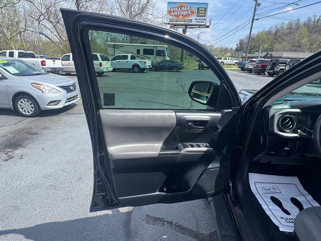 Toyota Tacoma 2WD SR Double Cab 5' Bed I4 AT (Natl) 2019