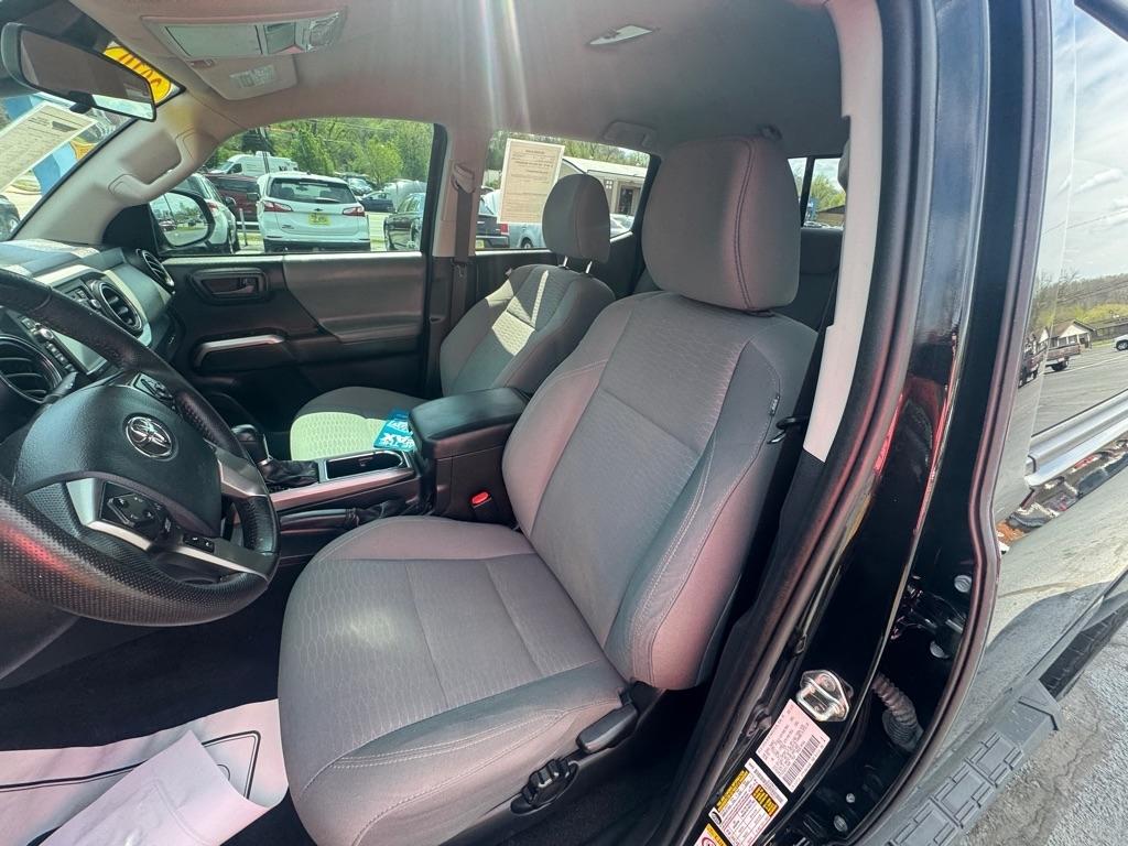 Toyota Tacoma 2WD SR Double Cab 5' Bed I4 AT (Natl) 2019