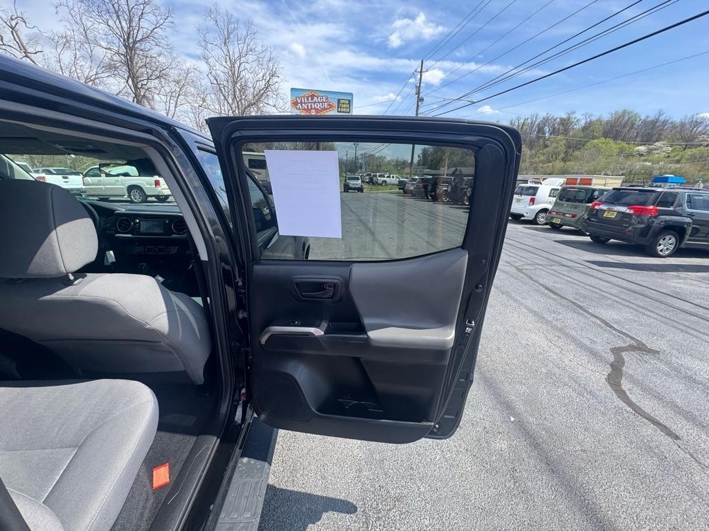 Toyota Tacoma 2WD SR Double Cab 5' Bed I4 AT (Natl) 2019