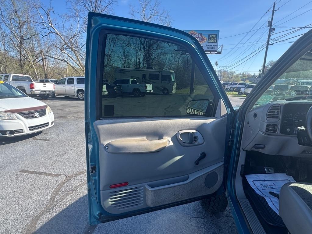 GMC Sierra 1500 Reg Cab Sportside 117.5" WB 4WD 1997