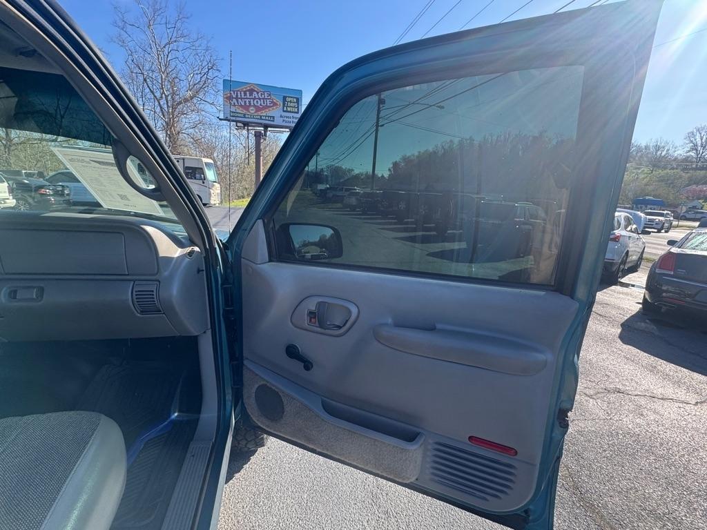 GMC Sierra 1500 Reg Cab Sportside 117.5" WB 4WD 1997