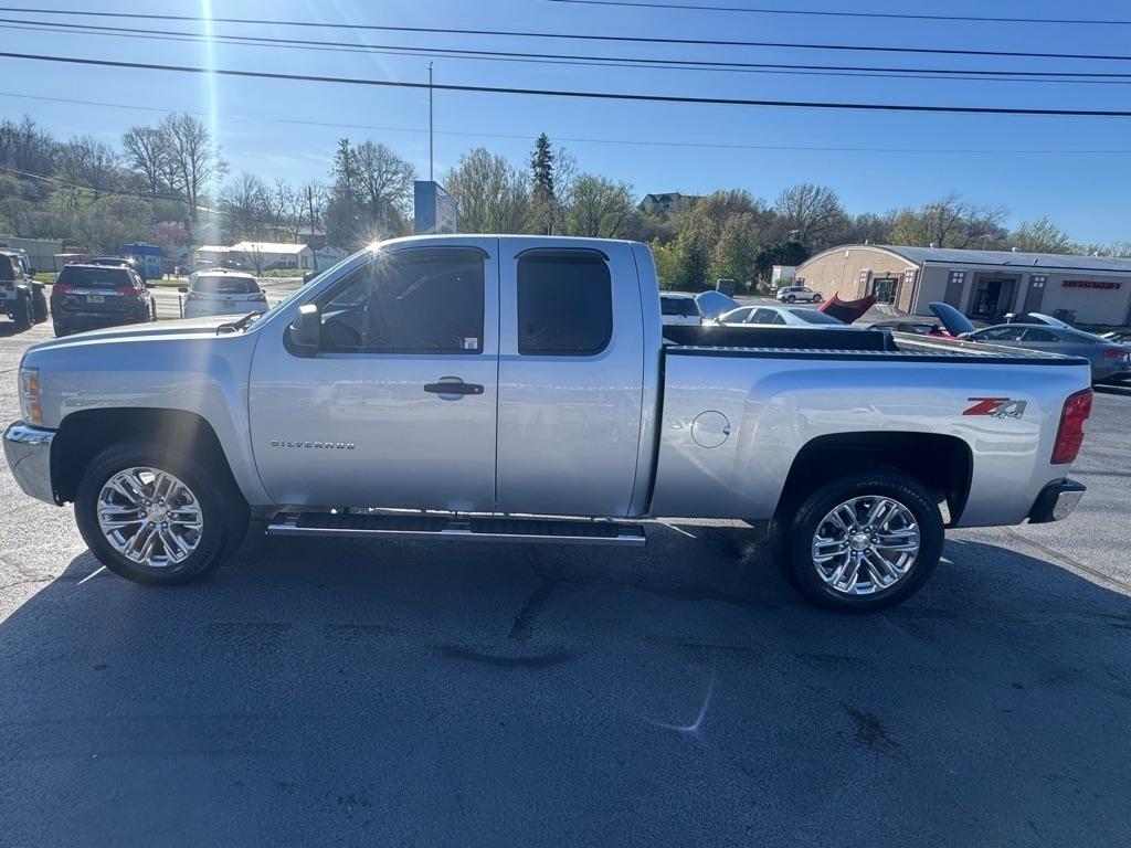 Chevrolet Silverado 1500 4WD Ext Cab 143.5" LT 2012