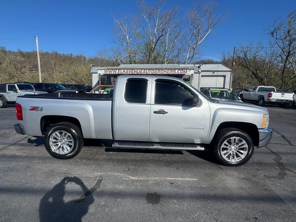 Chevrolet Silverado 1500 4WD Ext Cab 143.5" LT 2012