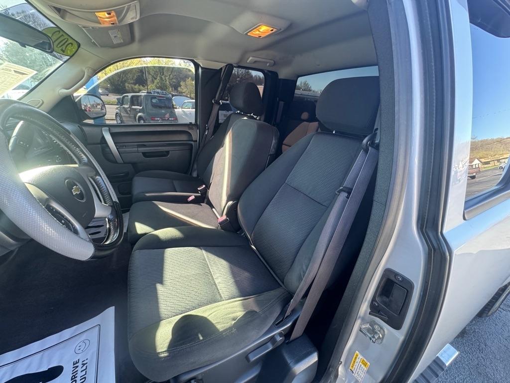 Chevrolet Silverado 1500 4WD Ext Cab 143.5" LT 2012