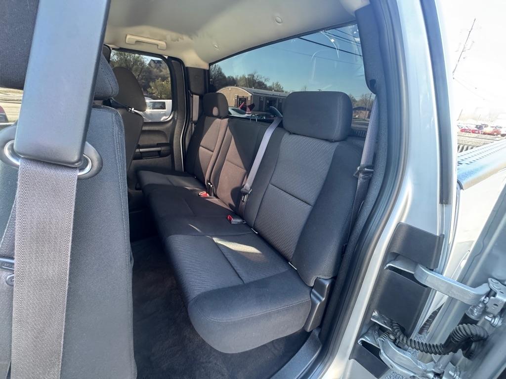 Chevrolet Silverado 1500 4WD Ext Cab 143.5" LT 2012