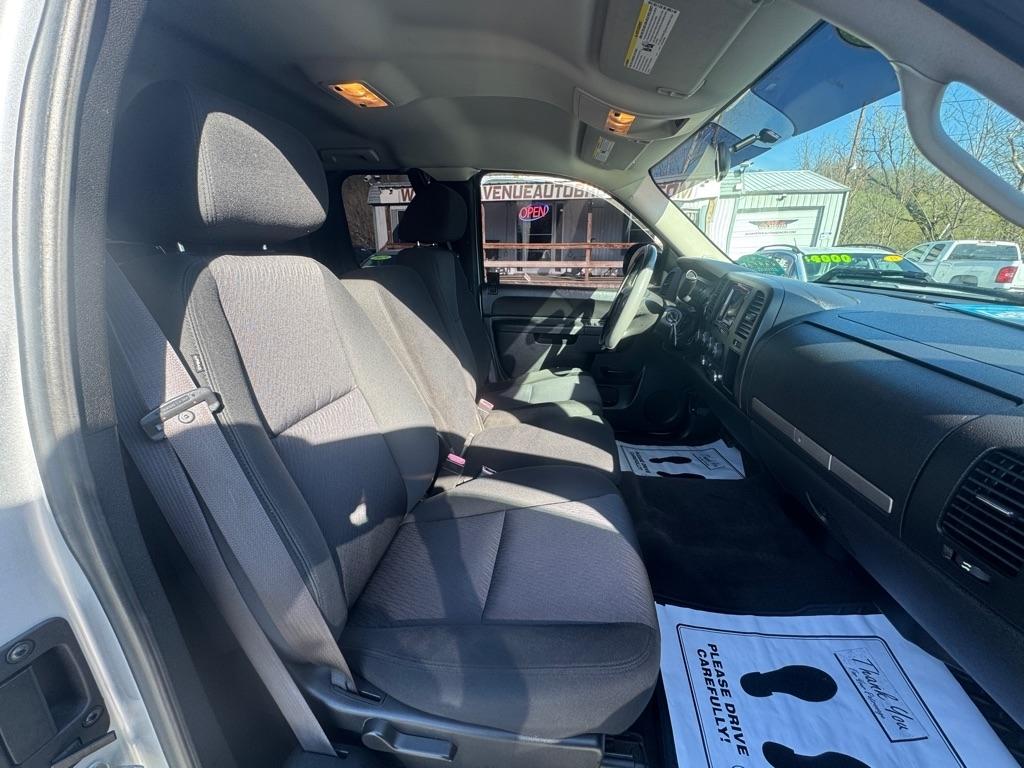 Chevrolet Silverado 1500 4WD Ext Cab 143.5" LT 2012