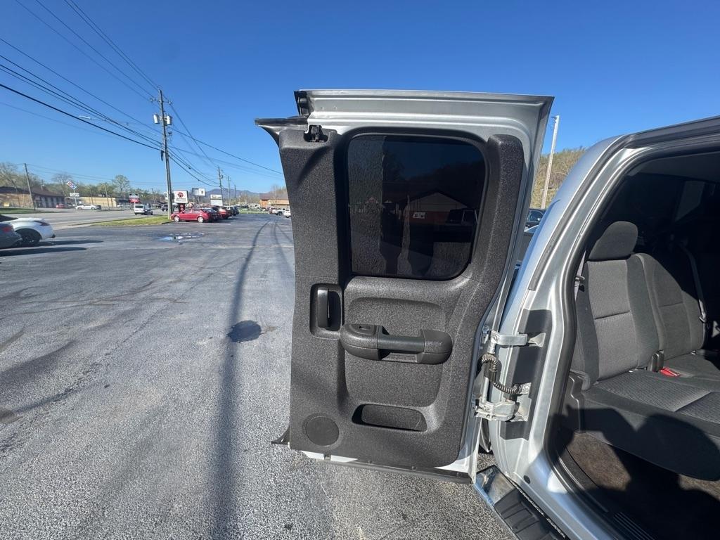 Chevrolet Silverado 1500 4WD Ext Cab 143.5" LT 2012