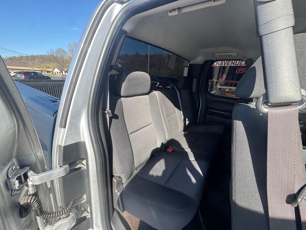 Chevrolet Silverado 1500 4WD Ext Cab 143.5" LT 2012